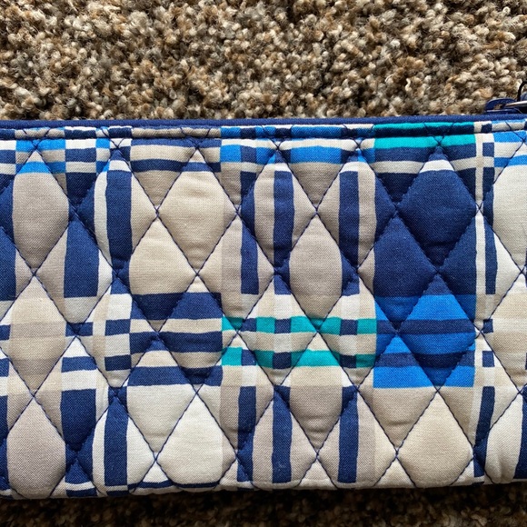 Vera Bradley RFID Wristlet - Picture 3 of 5